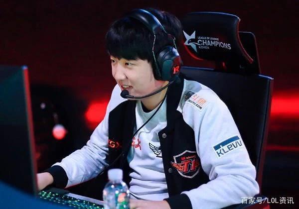 他的反应并 他的反应并